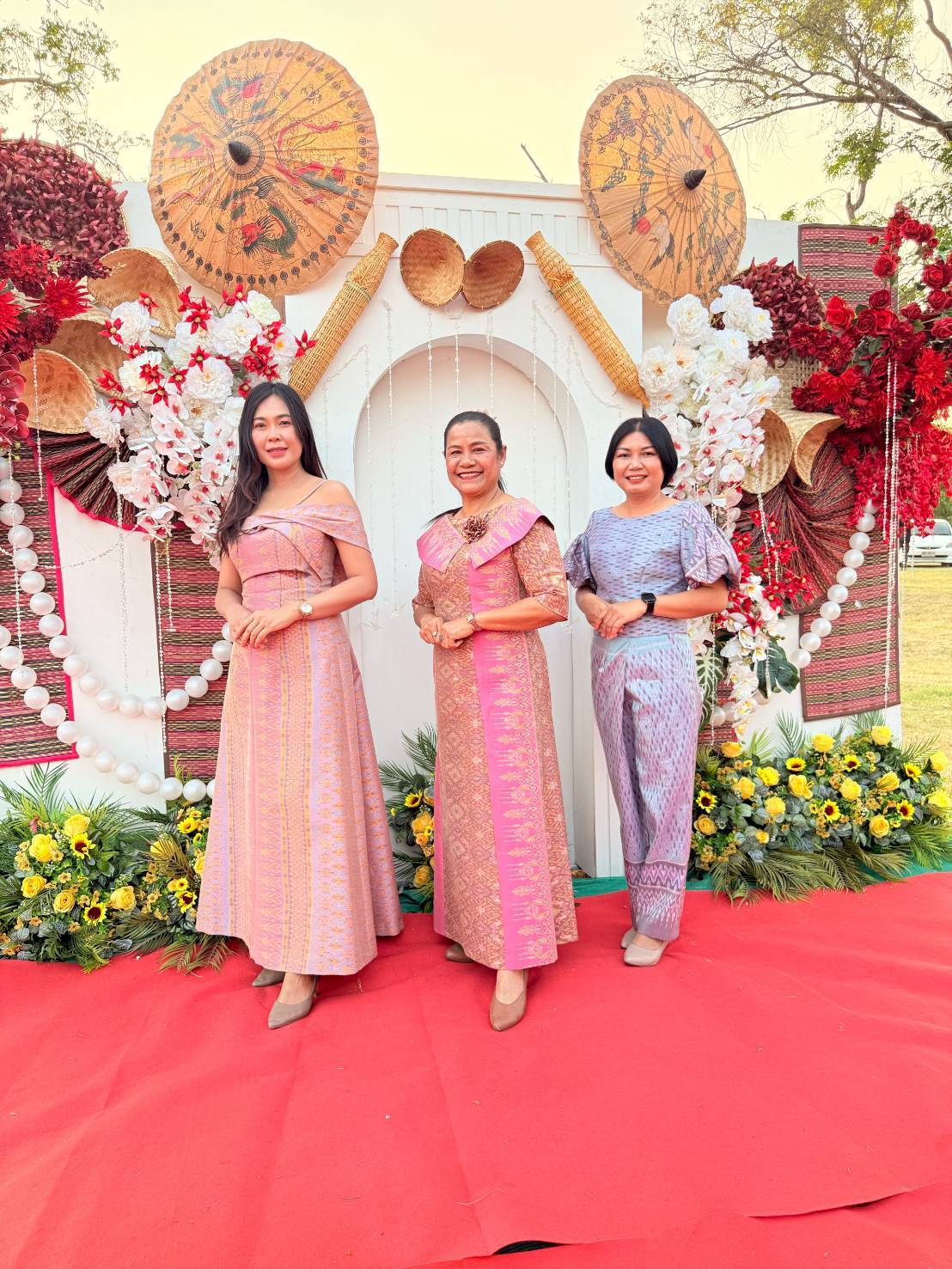 🛕สพอ.เปือยน้อย : ร่วมเดินแบบผ้าไหม/แฟชั่นโชว์🛕